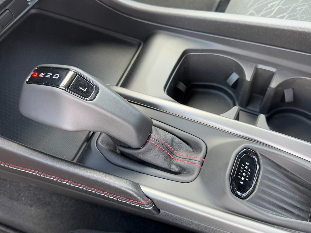Dodge Charger Vehicle Full-screen Gallery Image 14
