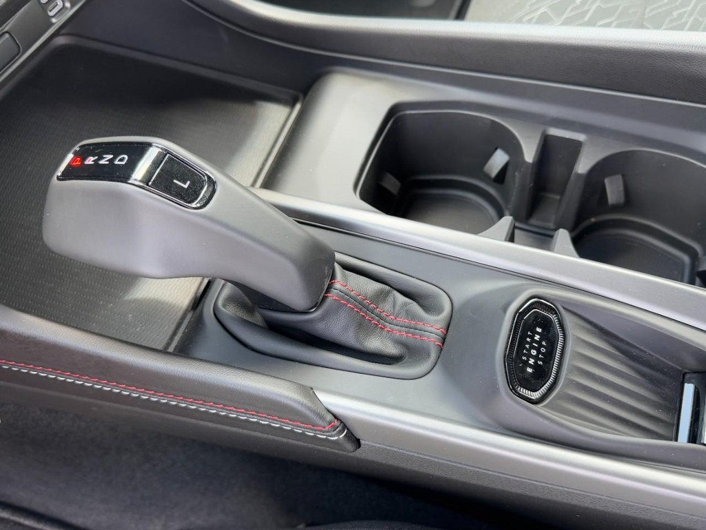 Dodge Charger Vehicle Full-screen Gallery Image 14