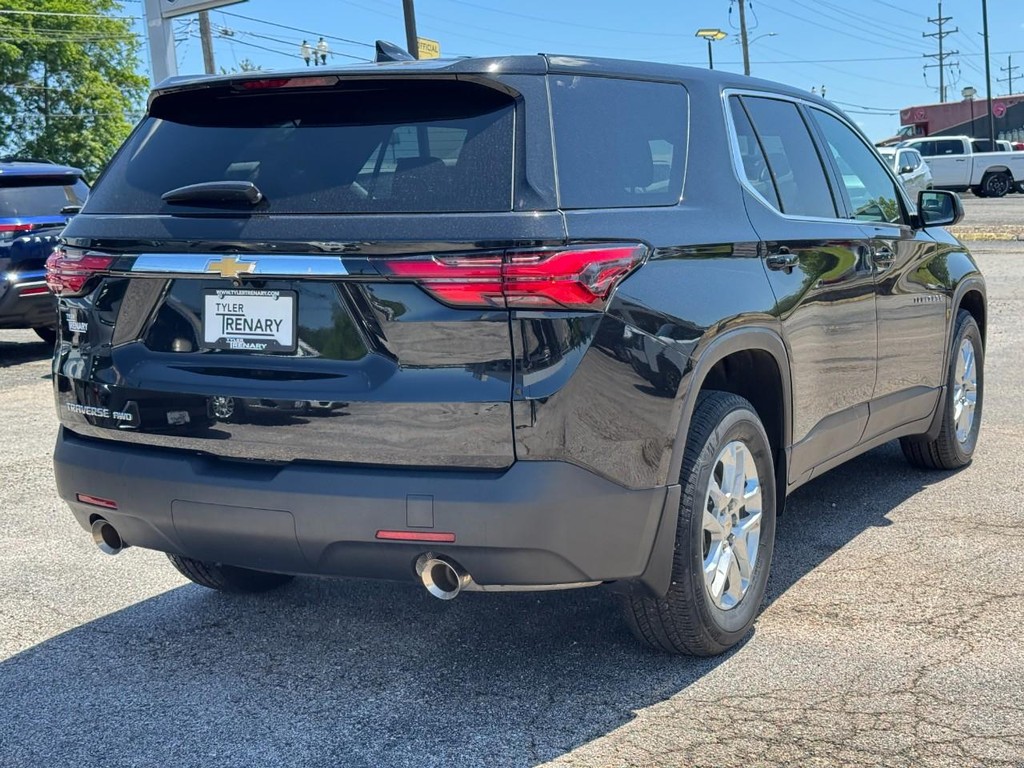 Chevrolet Traverse Vehicle Full-screen Gallery Image 04