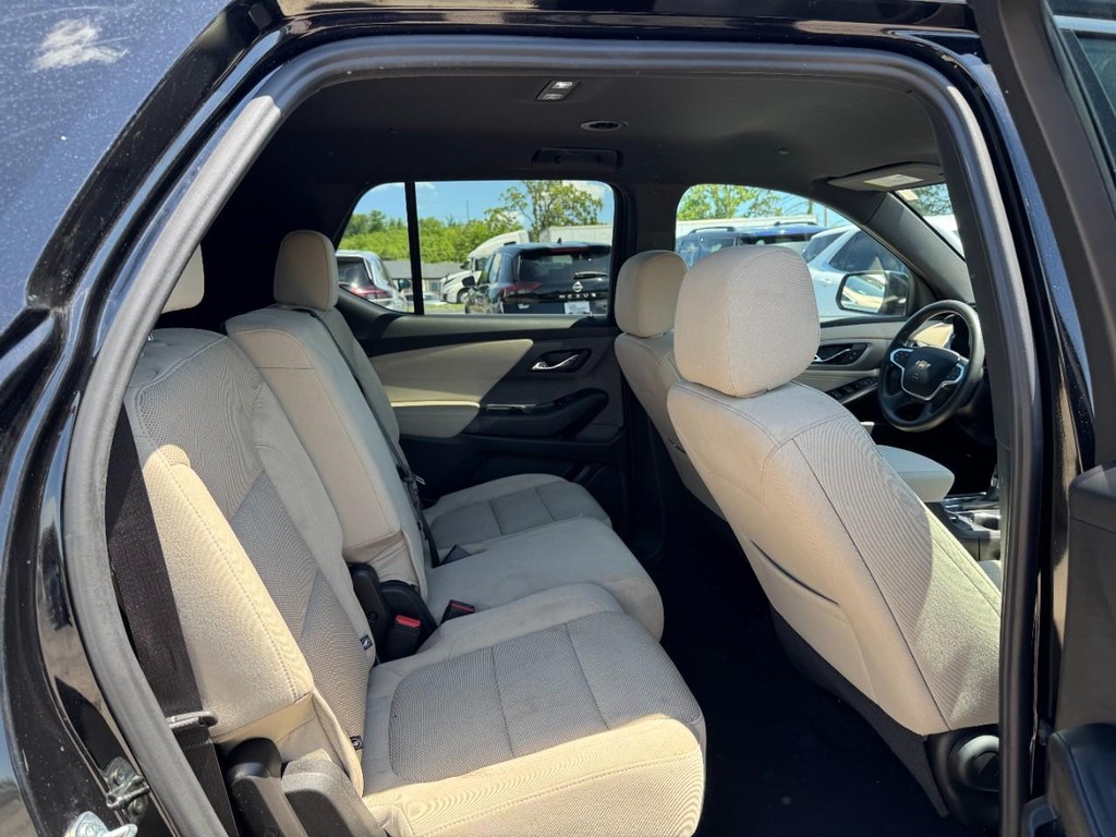 Chevrolet Traverse Vehicle Full-screen Gallery Image 11