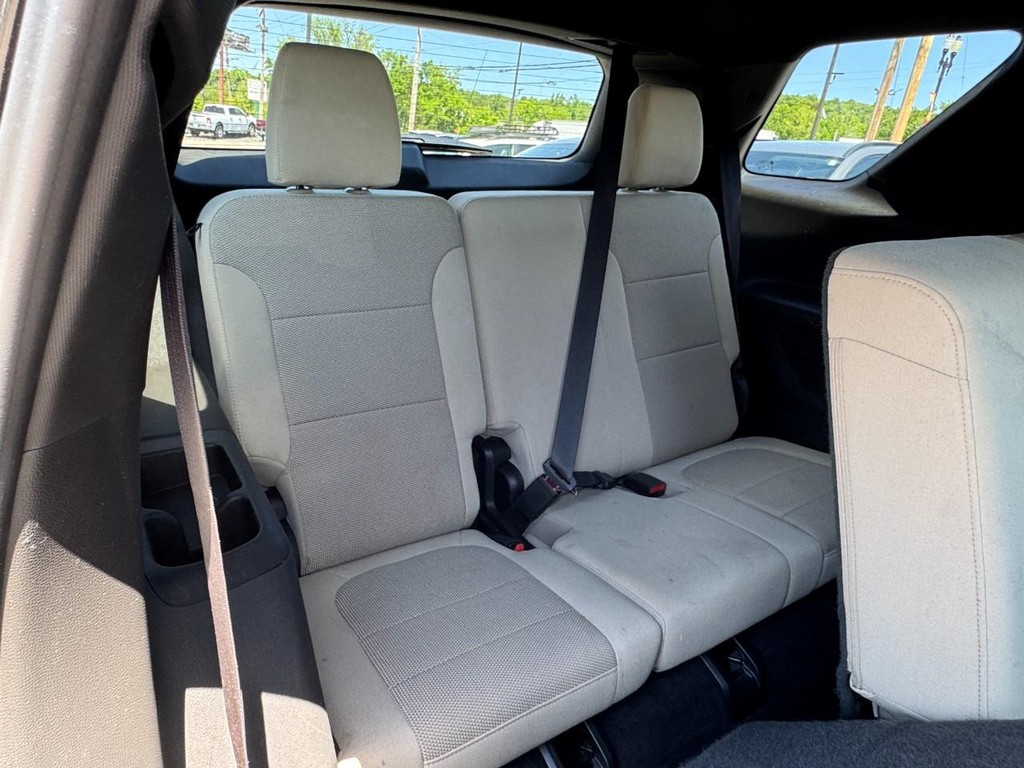 Chevrolet Traverse Vehicle Full-screen Gallery Image 12