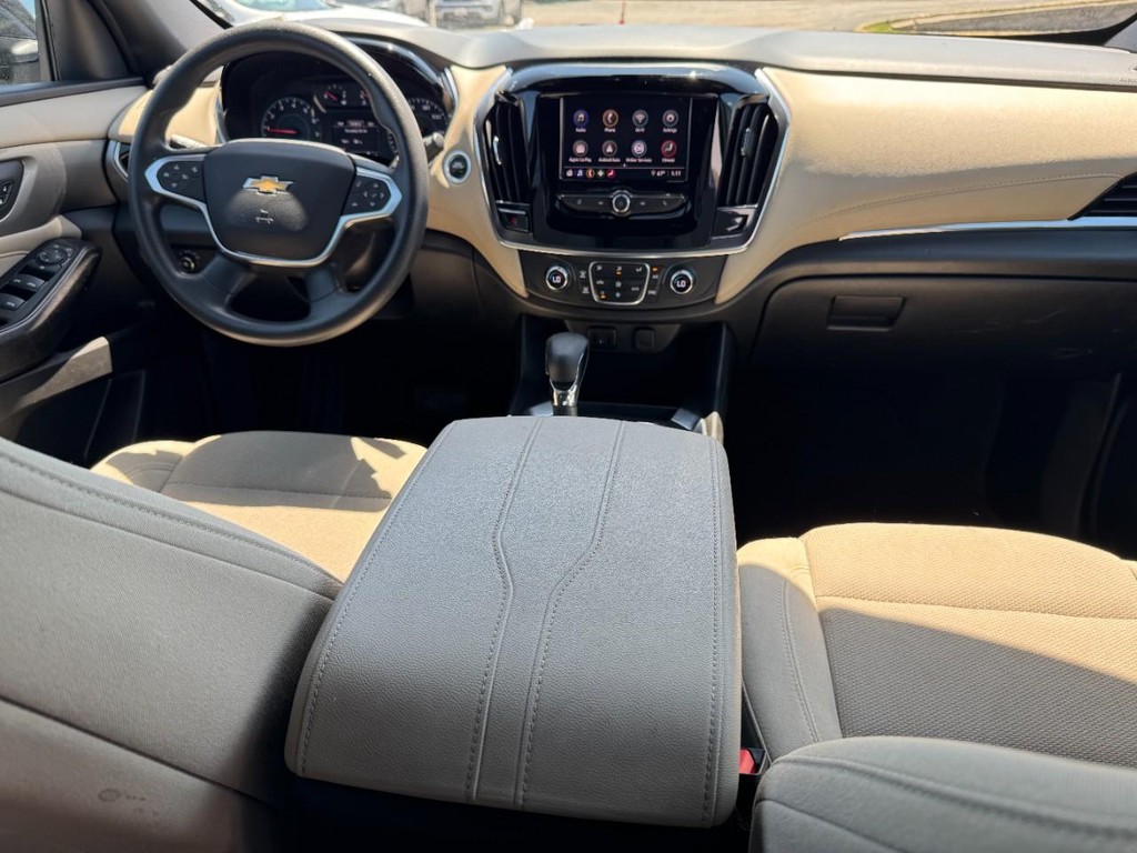 Chevrolet Traverse Vehicle Full-screen Gallery Image 13