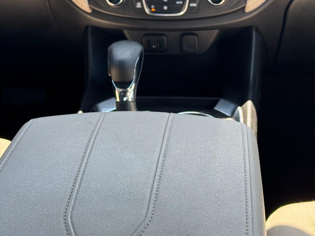 Chevrolet Traverse Vehicle Full-screen Gallery Image 16