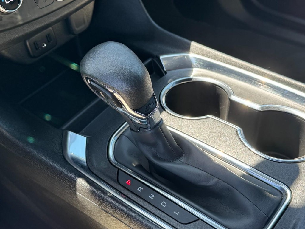 Chevrolet Traverse Vehicle Full-screen Gallery Image 21