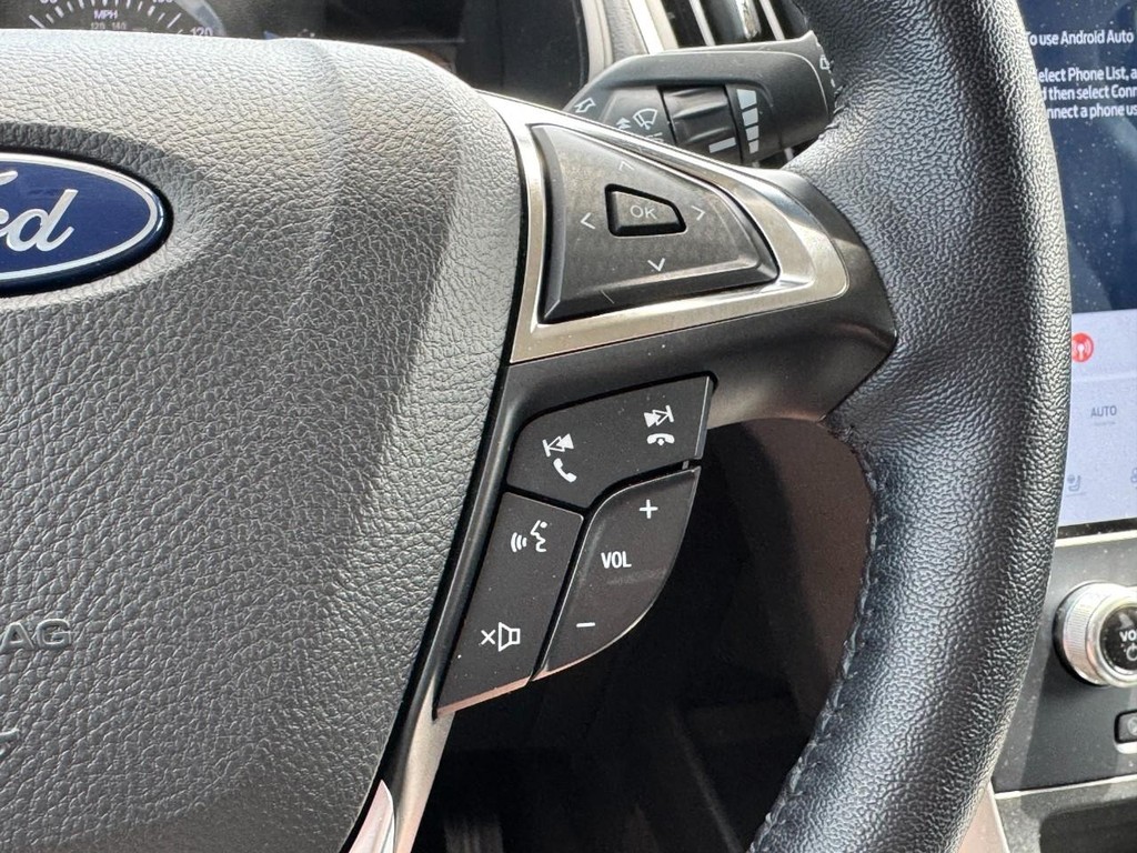 Ford Edge Vehicle Full-screen Gallery Image 19