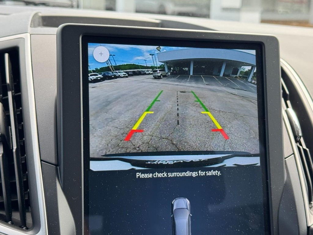 Ford Edge Vehicle Full-screen Gallery Image 23