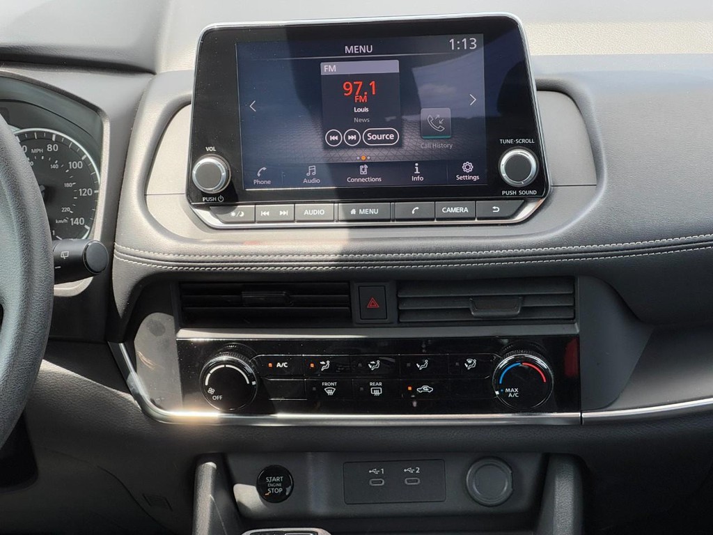 Nissan Rogue Vehicle Full-screen Gallery Image 15