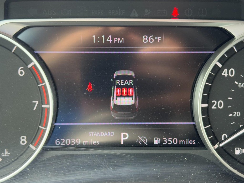 Nissan Rogue Vehicle Full-screen Gallery Image 20