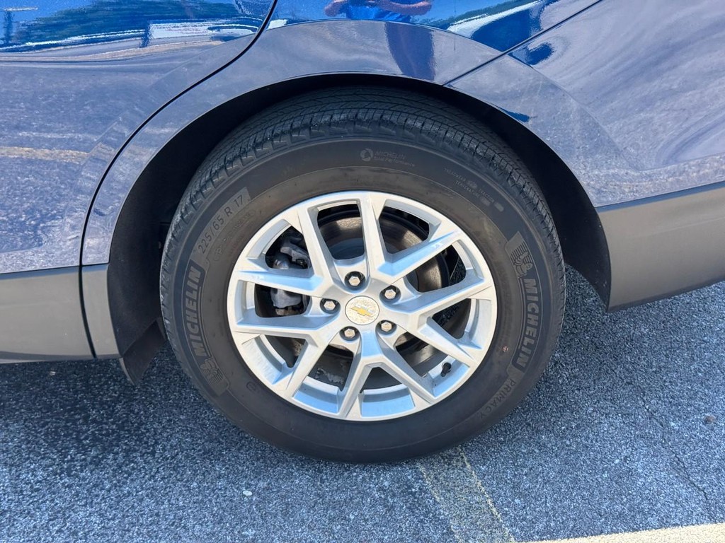 Chevrolet Equinox Vehicle Full-screen Gallery Image 09