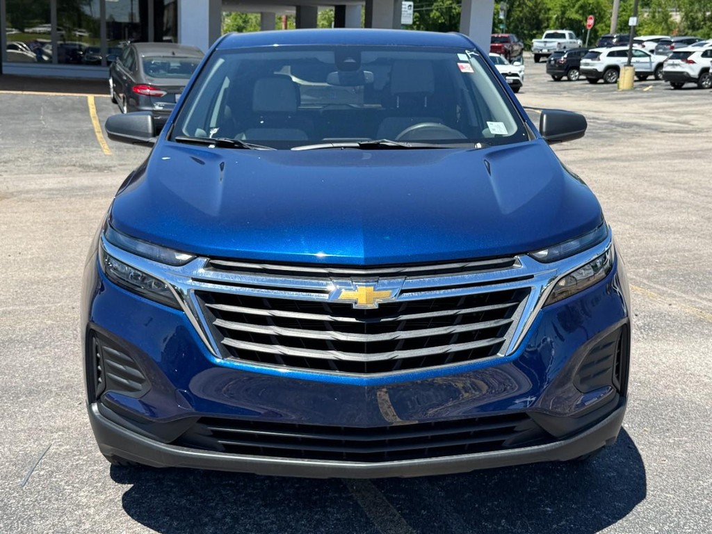 Chevrolet Equinox Vehicle Full-screen Gallery Image 11