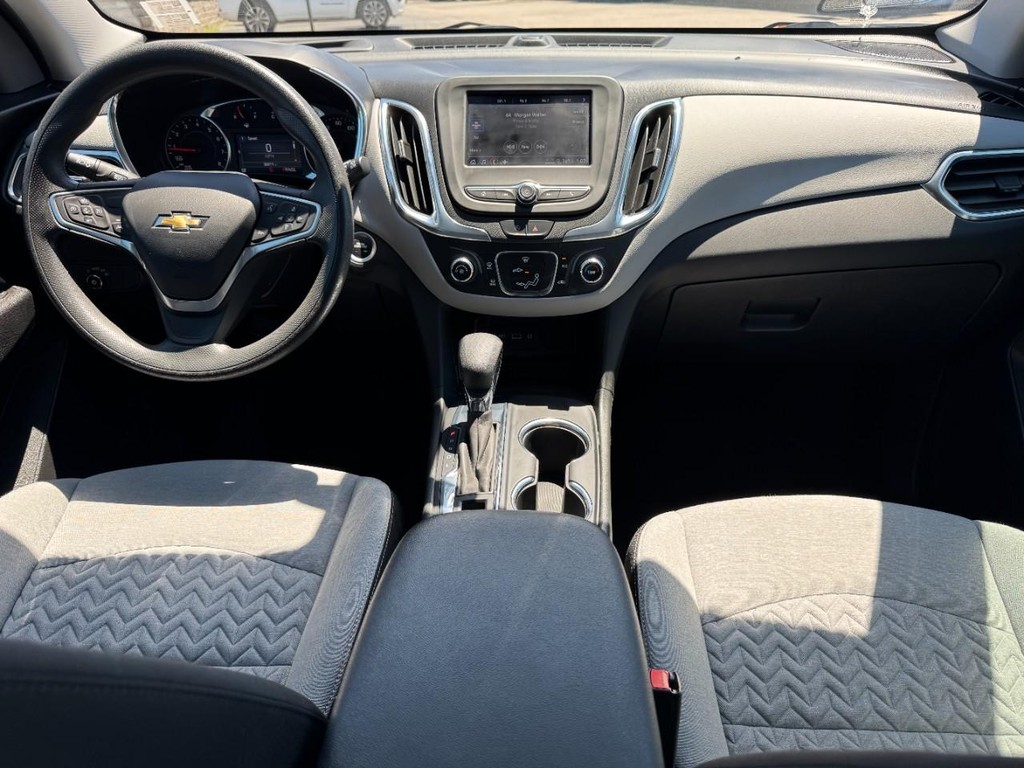 Chevrolet Equinox Vehicle Full-screen Gallery Image 13