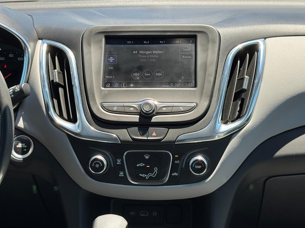 Chevrolet Equinox Vehicle Full-screen Gallery Image 15