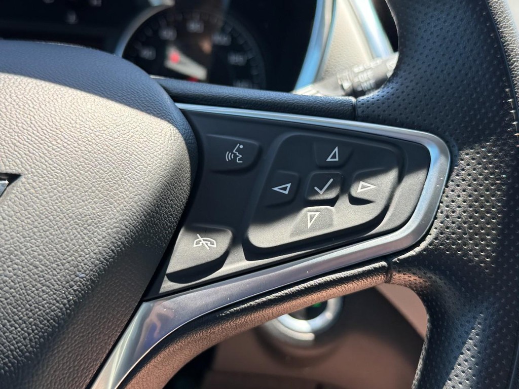 Chevrolet Equinox Vehicle Full-screen Gallery Image 19
