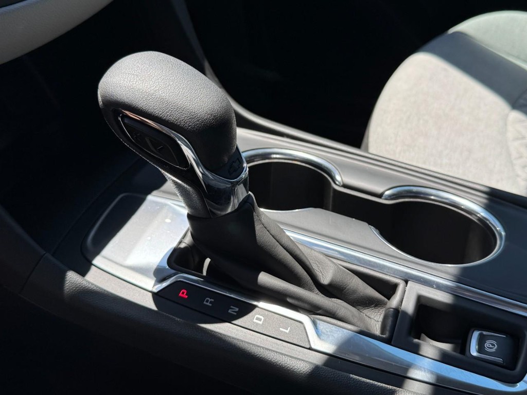 Chevrolet Equinox Vehicle Full-screen Gallery Image 21