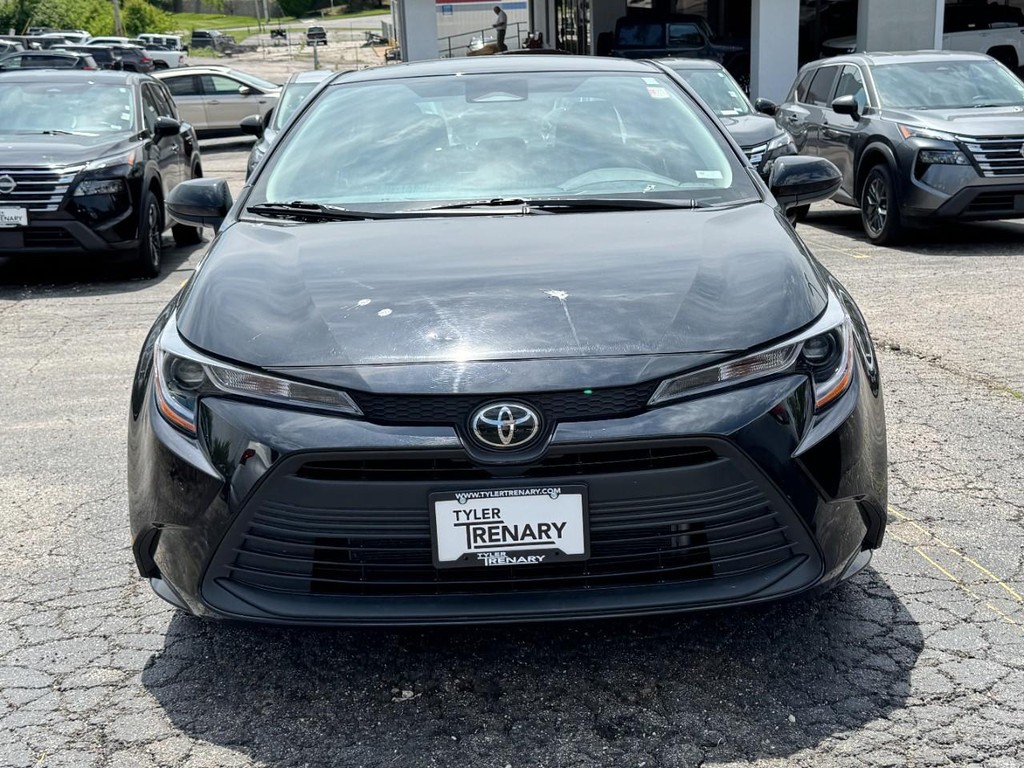 Toyota Corolla Vehicle Full-screen Gallery Image 12