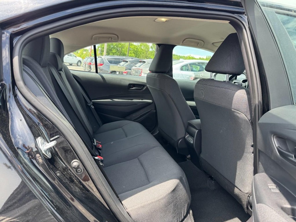 Toyota Corolla Vehicle Full-screen Gallery Image 13