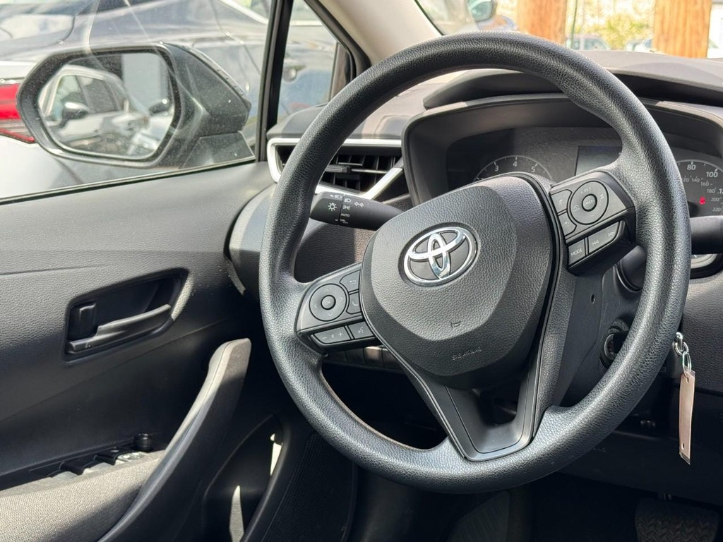 Toyota Corolla Vehicle Full-screen Gallery Image 15