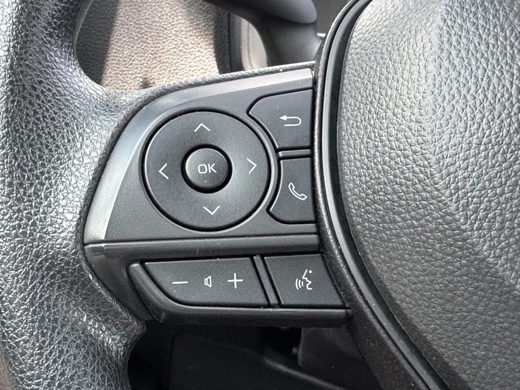Toyota Corolla Vehicle Full-screen Gallery Image 19