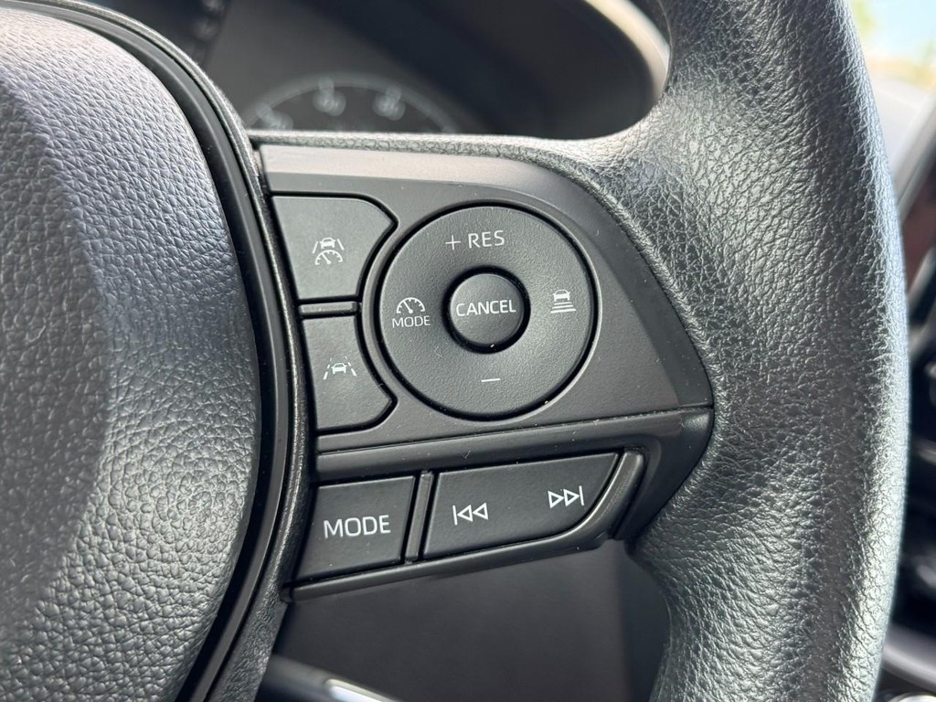 Toyota Corolla Vehicle Full-screen Gallery Image 20
