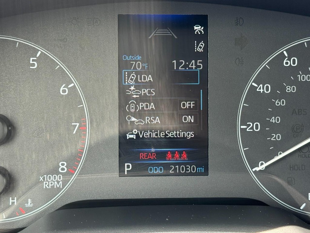 Toyota Corolla Vehicle Full-screen Gallery Image 21