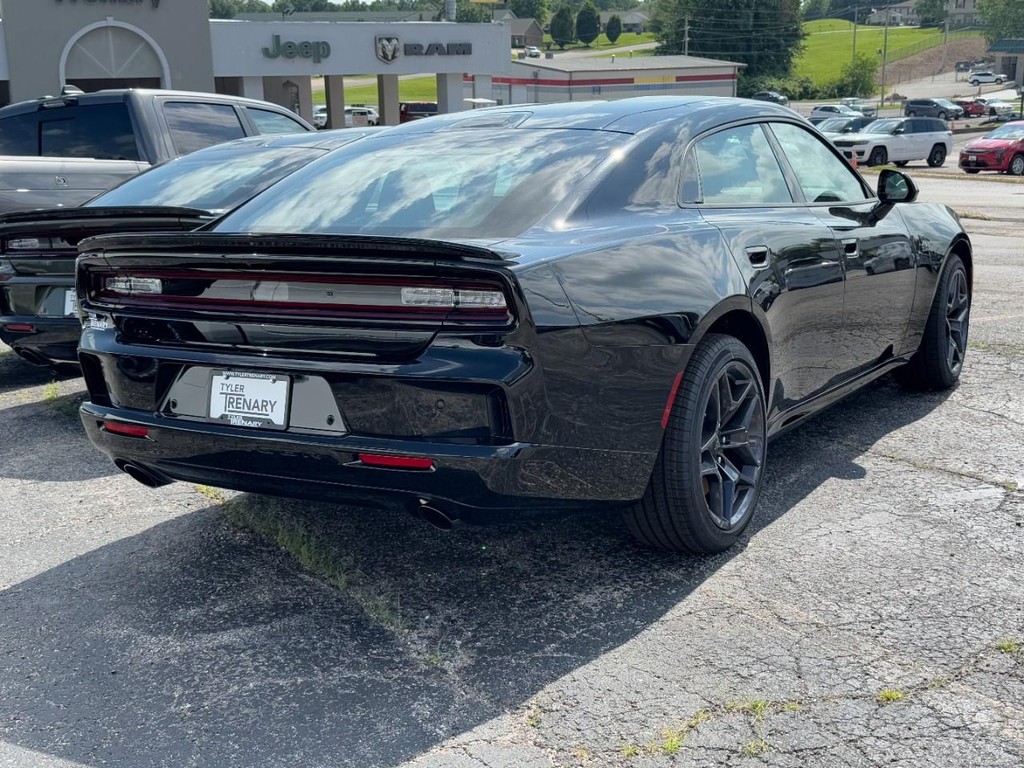 Dodge Charger Vehicle Full-screen Gallery Image 04