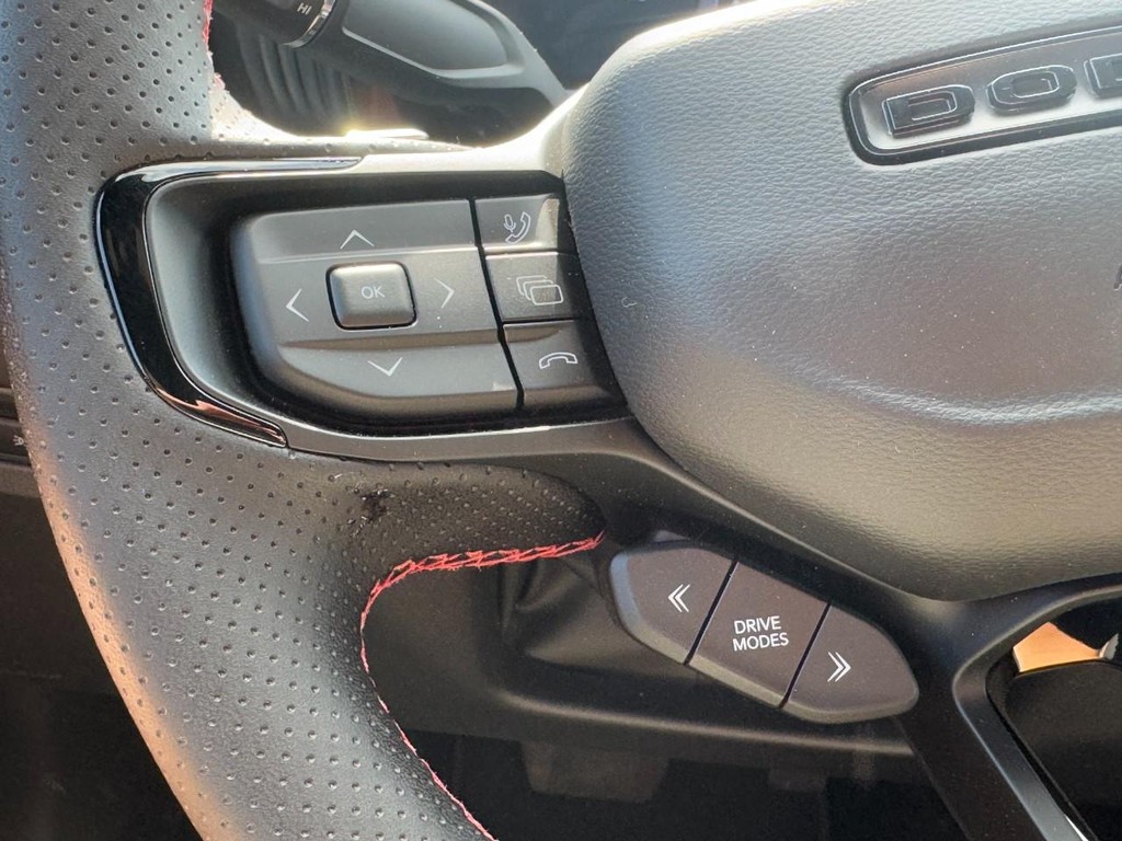 Dodge Charger Vehicle Full-screen Gallery Image 12
