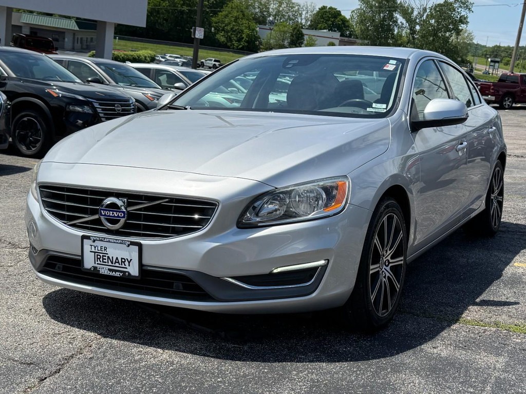 Volvo S60 Vehicle Full-screen Gallery Image 10