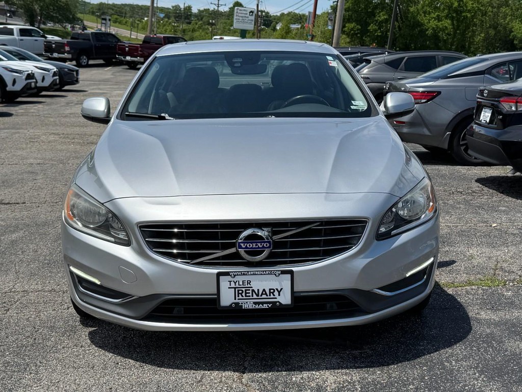 Volvo S60 Vehicle Full-screen Gallery Image 11