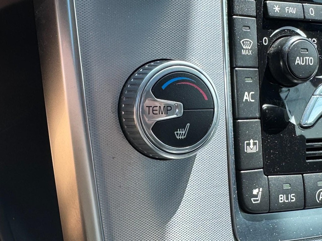 Volvo S60 Vehicle Full-screen Gallery Image 21