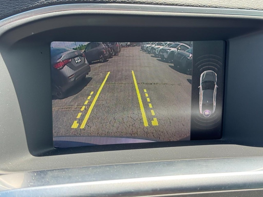 Volvo S60 Vehicle Full-screen Gallery Image 23