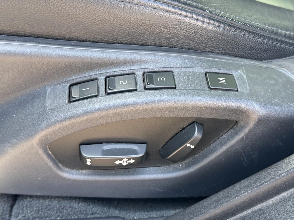 Volvo S60 Vehicle Full-screen Gallery Image 26