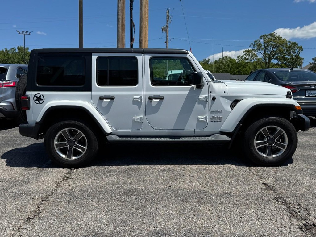 Jeep Wrangler Unlimited Vehicle Full-screen Gallery Image 02