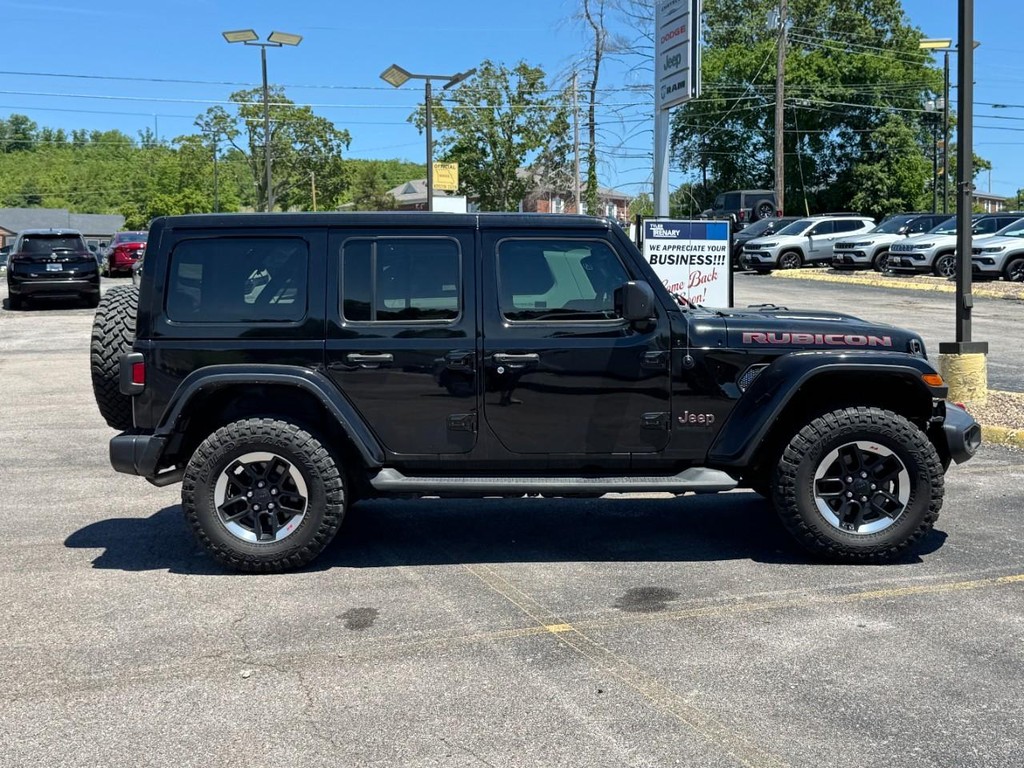 Jeep Wrangler Vehicle Full-screen Gallery Image 02
