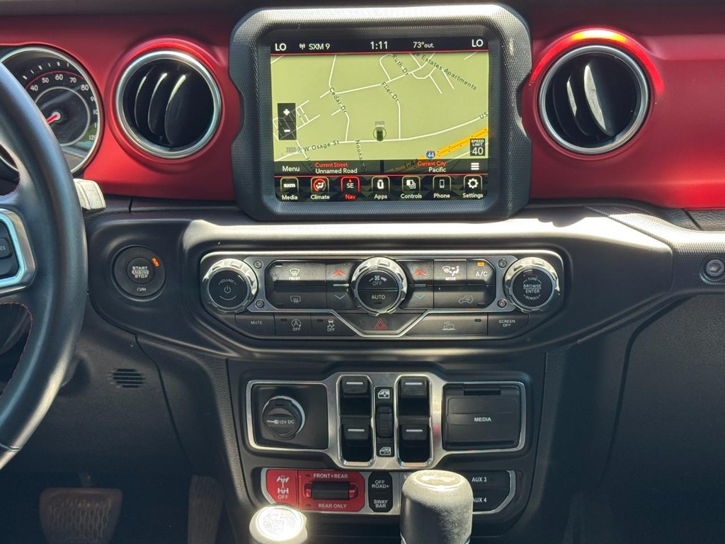Jeep Wrangler Vehicle Full-screen Gallery Image 15
