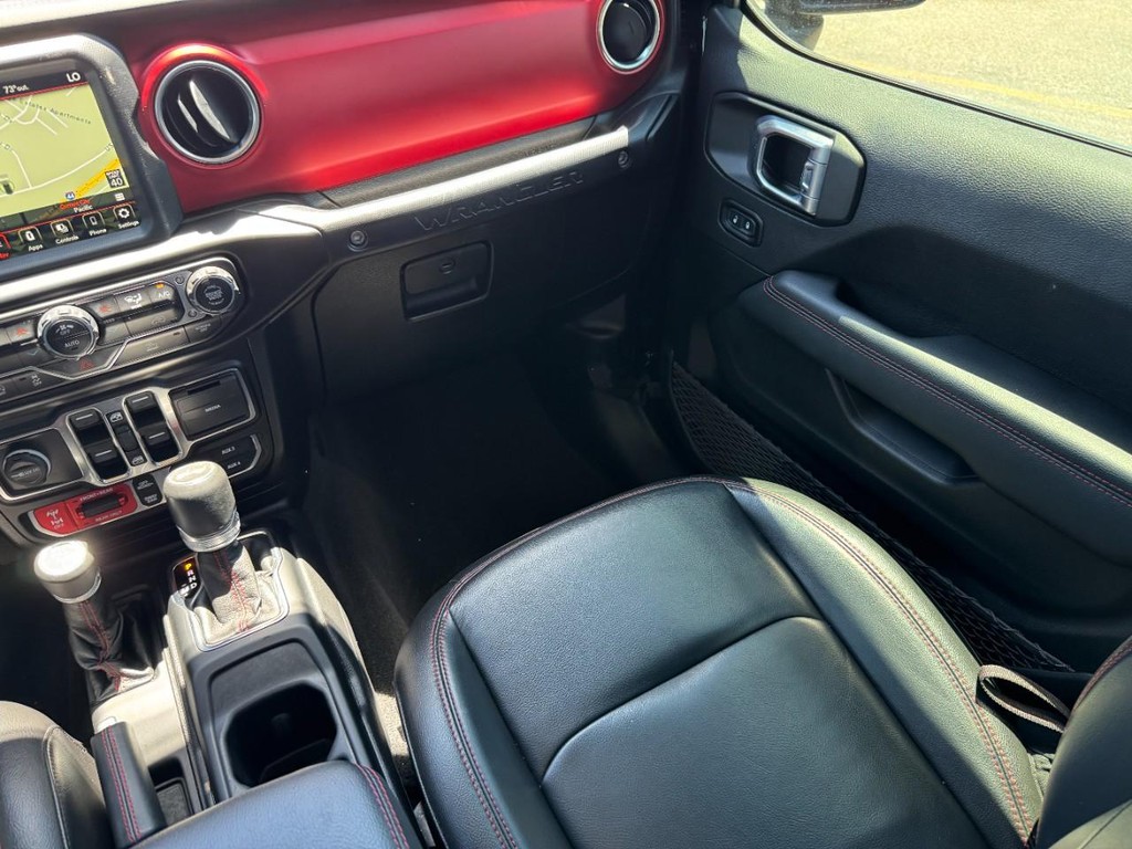 Jeep Wrangler Vehicle Full-screen Gallery Image 17