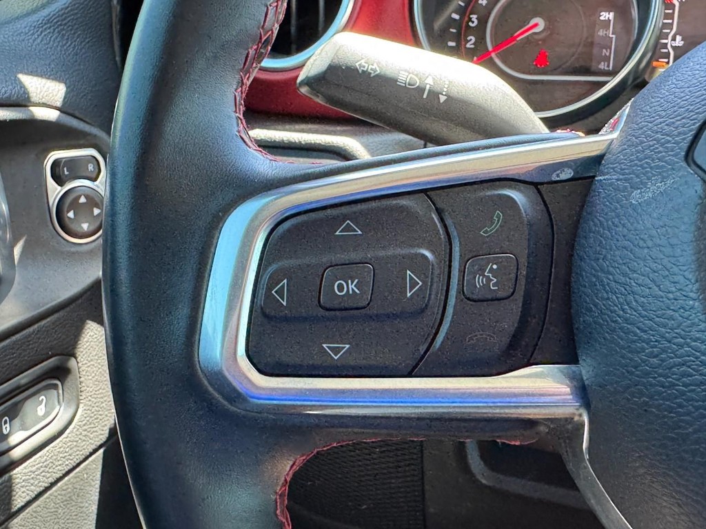 Jeep Wrangler Vehicle Full-screen Gallery Image 18
