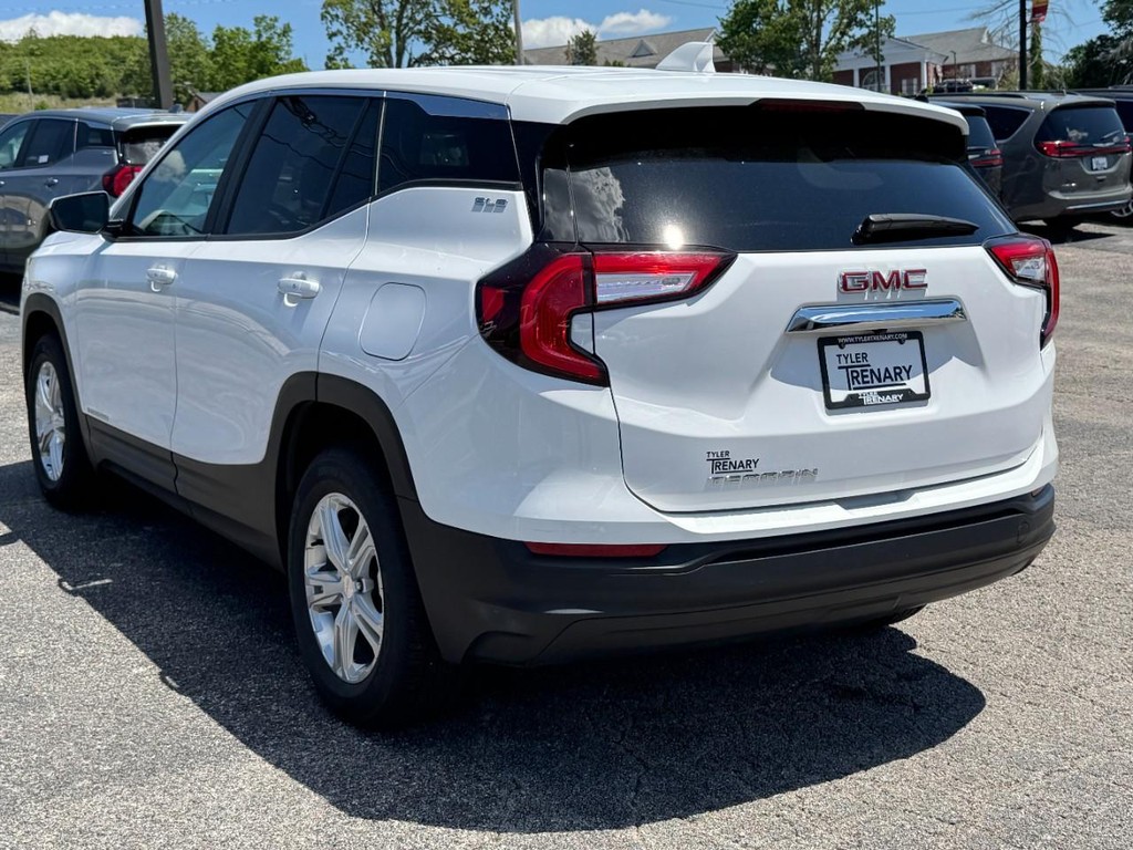 GMC Terrain Vehicle Full-screen Gallery Image 07