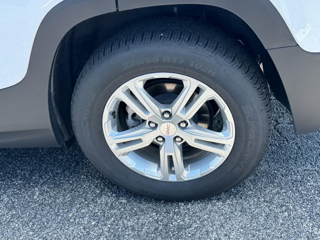 GMC Terrain Vehicle Full-screen Gallery Image 09