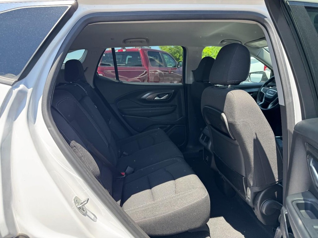 GMC Terrain Vehicle Full-screen Gallery Image 12