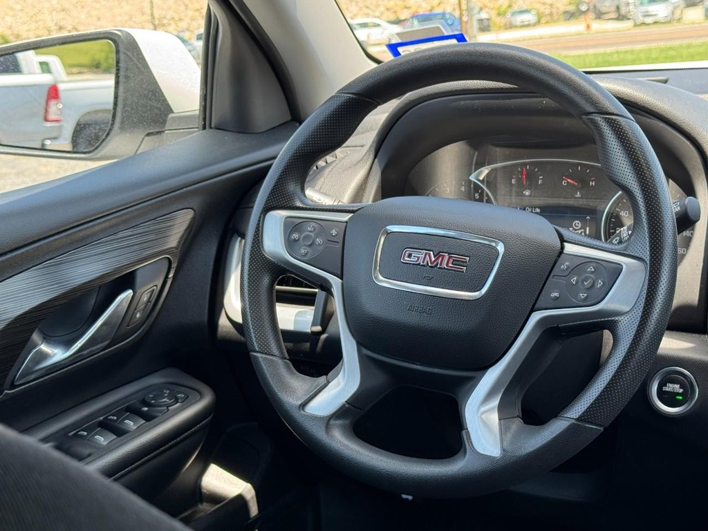 GMC Terrain Vehicle Full-screen Gallery Image 14