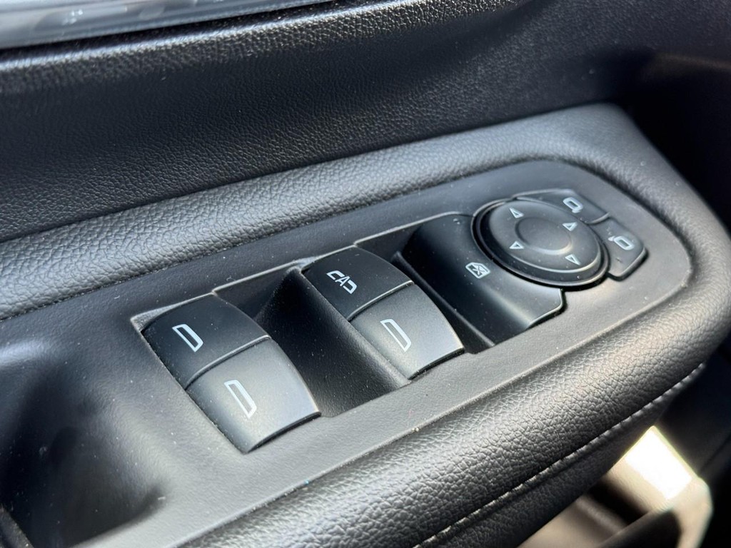 GMC Terrain Vehicle Full-screen Gallery Image 23