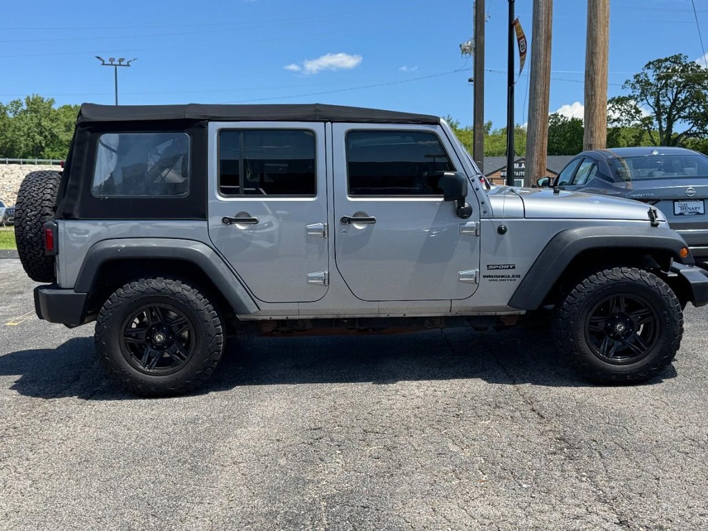 Jeep Wrangler Unlimited Vehicle Full-screen Gallery Image 02
