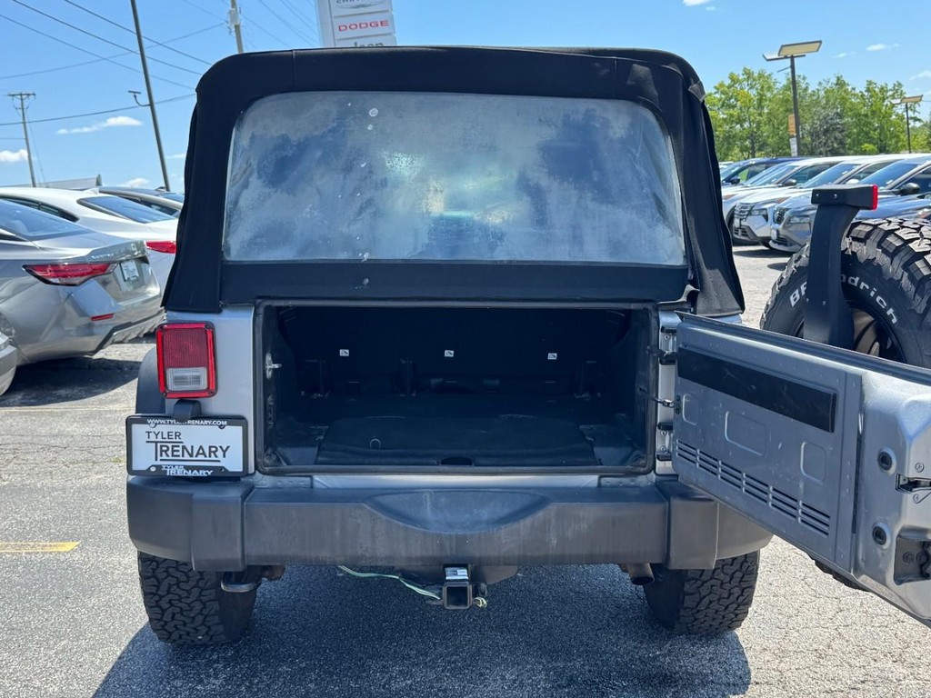 Jeep Wrangler Unlimited Vehicle Full-screen Gallery Image 06