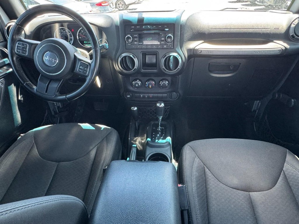 Jeep Wrangler Unlimited Vehicle Full-screen Gallery Image 13