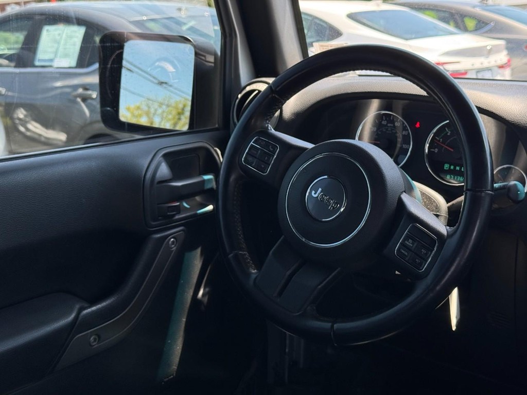 Jeep Wrangler Unlimited Vehicle Full-screen Gallery Image 14
