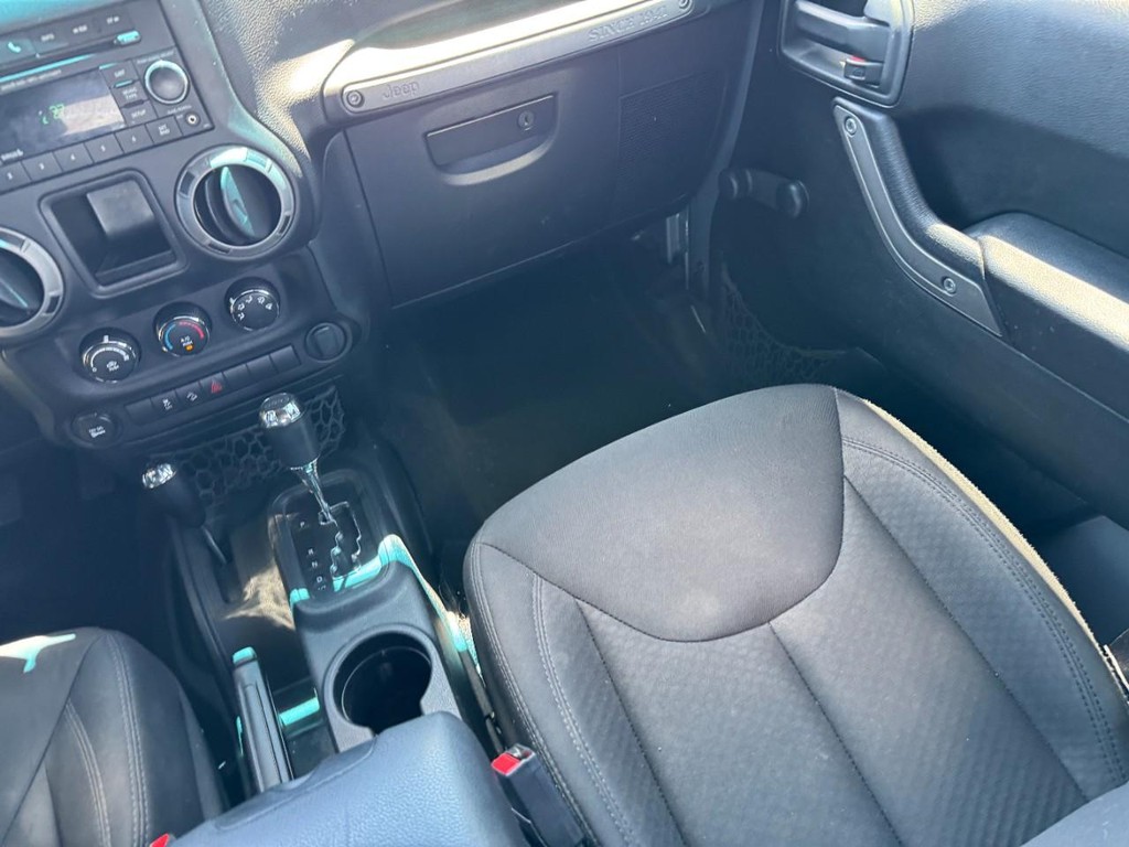 Jeep Wrangler Unlimited Vehicle Full-screen Gallery Image 17
