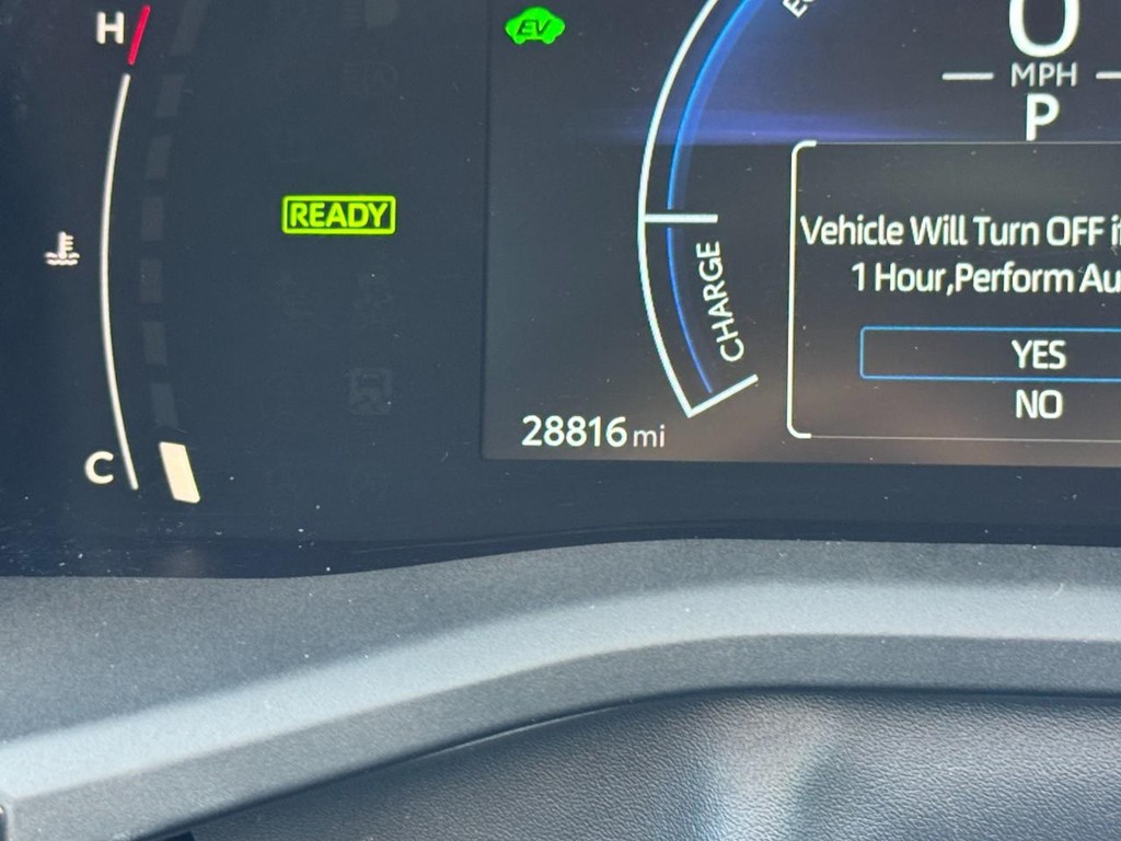 Toyota Camry Vehicle Full-screen Gallery Image 20