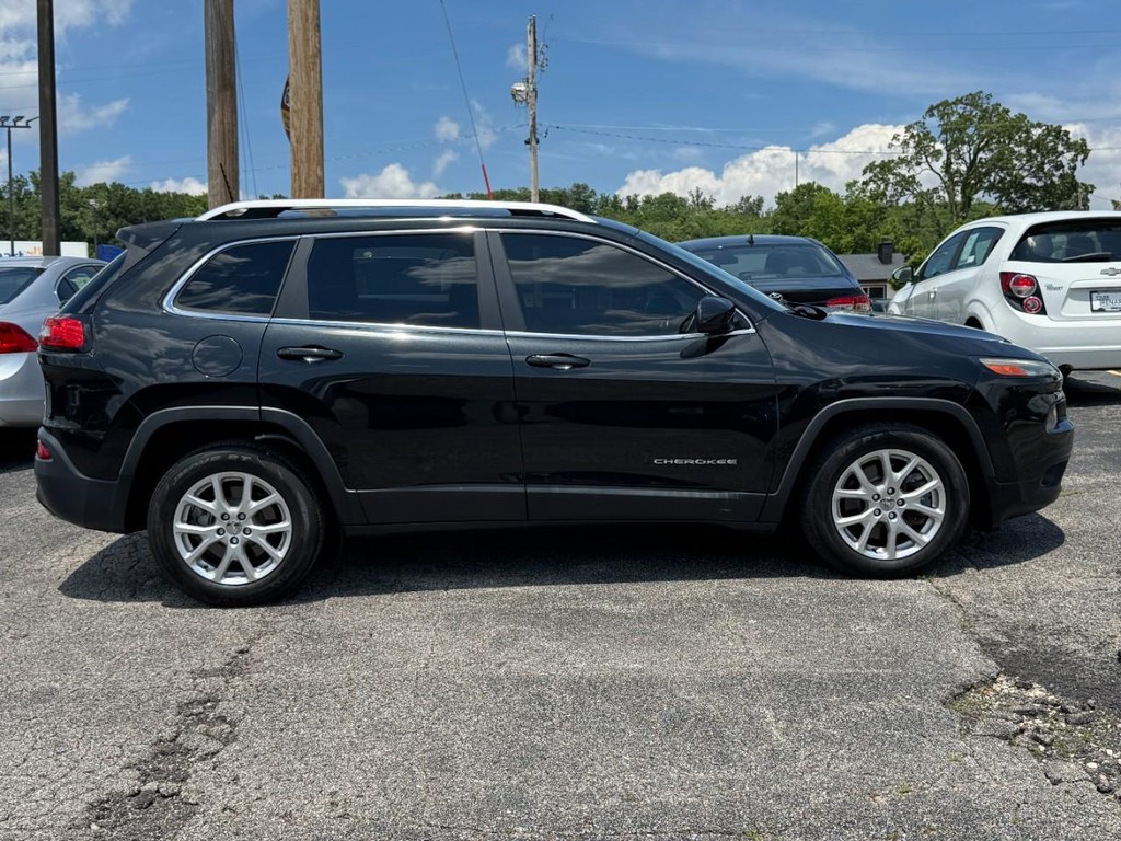 Jeep Cherokee Vehicle Full-screen Gallery Image 02