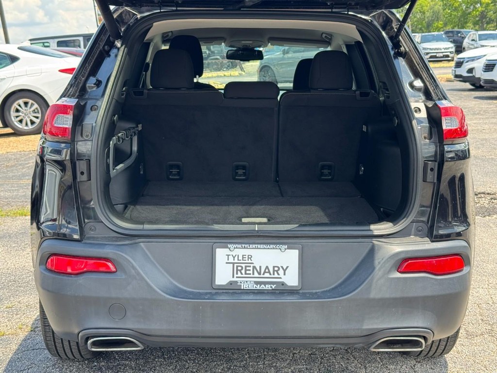 Jeep Cherokee Vehicle Full-screen Gallery Image 06