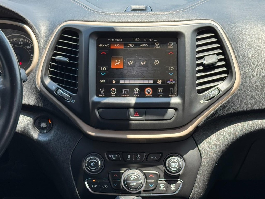 Jeep Cherokee Vehicle Full-screen Gallery Image 15